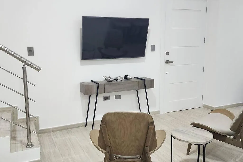 !!!New !!!Charming 2-2 Penthouse 2- 3 Min Walking To Bavaro Beach, El Cortecito- Solo A 2- 3 Min Caminando De La Playa Punta Cana